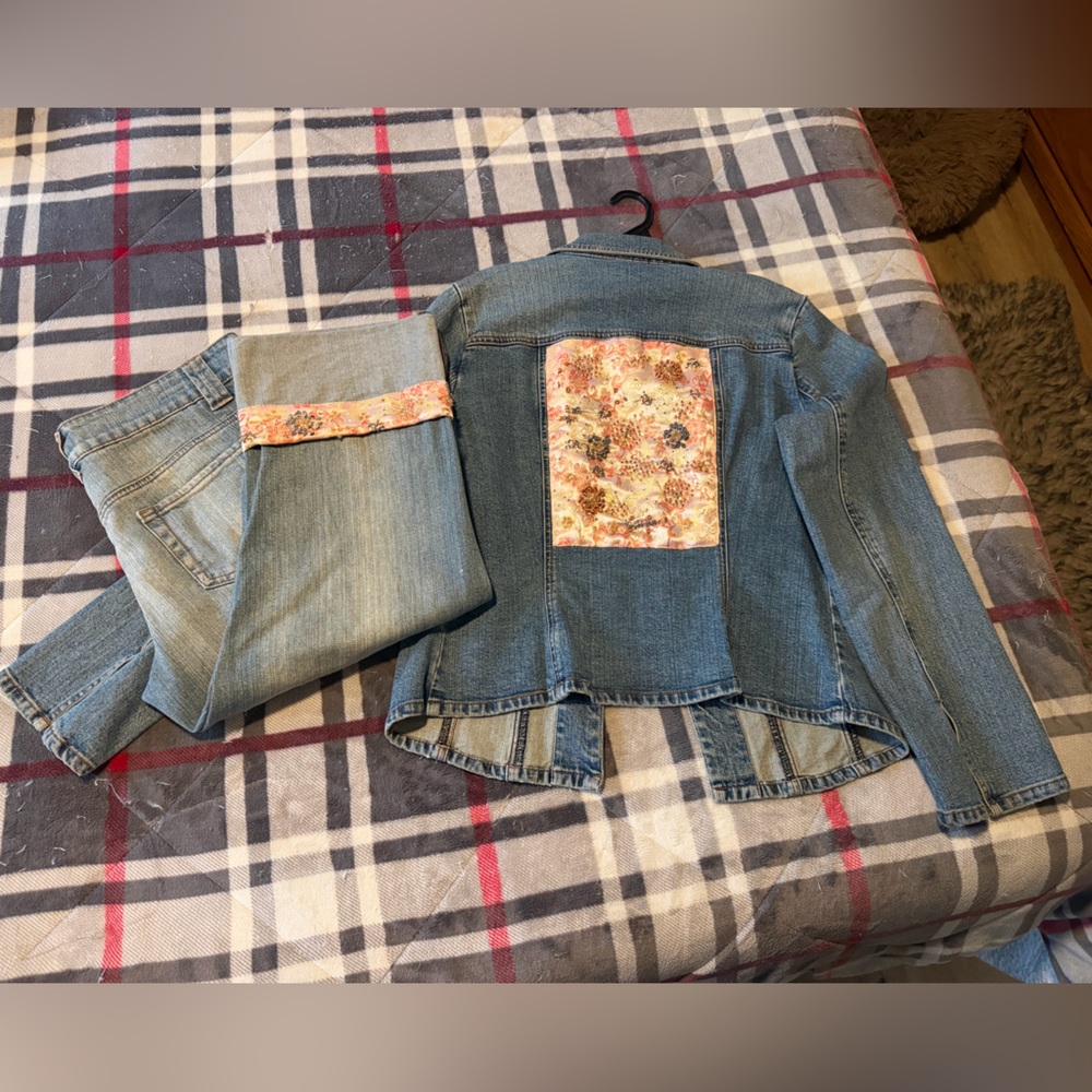 Bisou Bisou Embellished Capri and Jacket Set